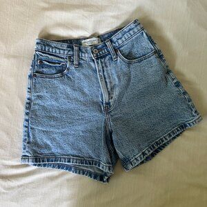 Abercrombie and fitch Curve Love High Rise Dad Short size 25